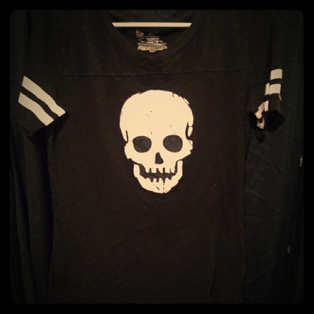 No Boundries Skull Tee